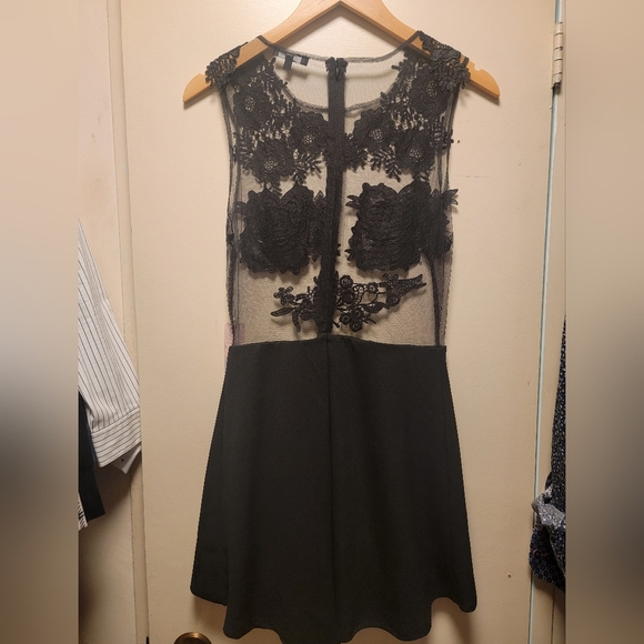 BNWT Black Lace Romper - Picture 5 of 7